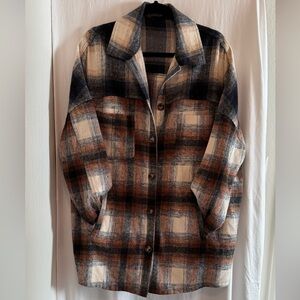 Stylish Plaid Utility Jacket for Women